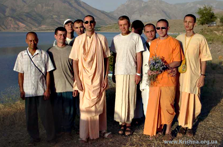 Служение духовному учителю 881-serving-the-spiritual-teacher