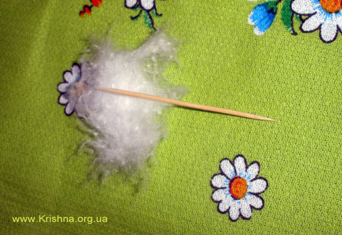 Вата и палочка - делаем фитилёк для Господа Дамодары Вата и палочка - делаем фитилёк для Господа Дамодары