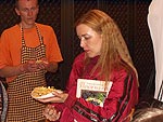 Сладкая гора - Говардхан (самый большой вегетарианский торт в мире)