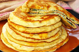 Лепёшки с творогом, сыром и зеленью Лепёшки с творогом, сыром и зеленью